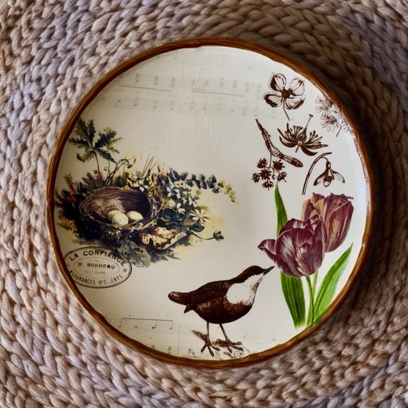 ⭐️HP⭐️Floral and Bird Decorative Ceramic Plate - Picture 1 of 8